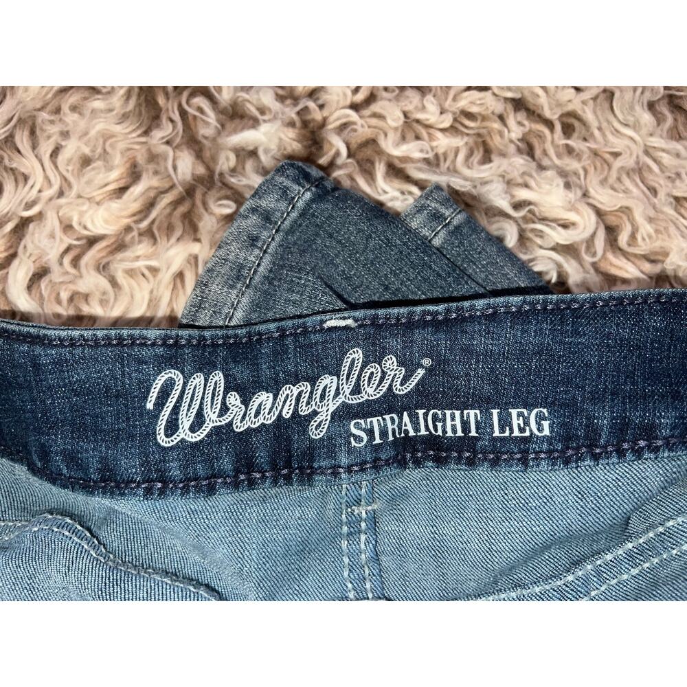 Wrangler women’s straight leg blue jeans - Picture 10 of 14
